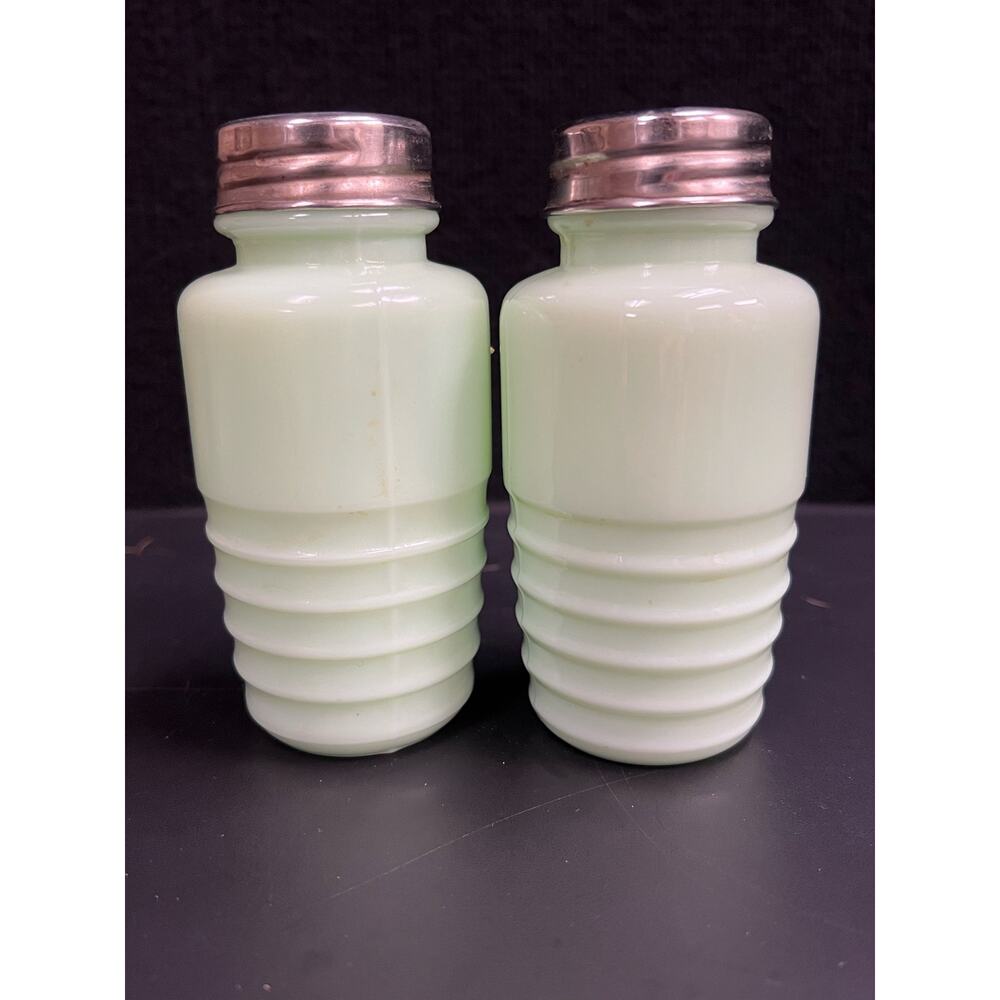 Cracker Barrel Jadeite Salt‎ & Pepper Shakers